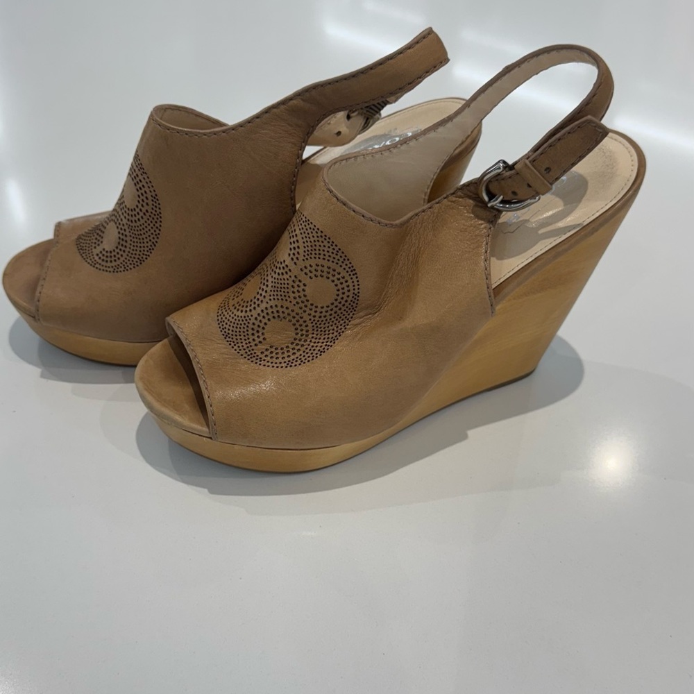 Coach Jade Beige Wedge Leather Open Toe Sandals